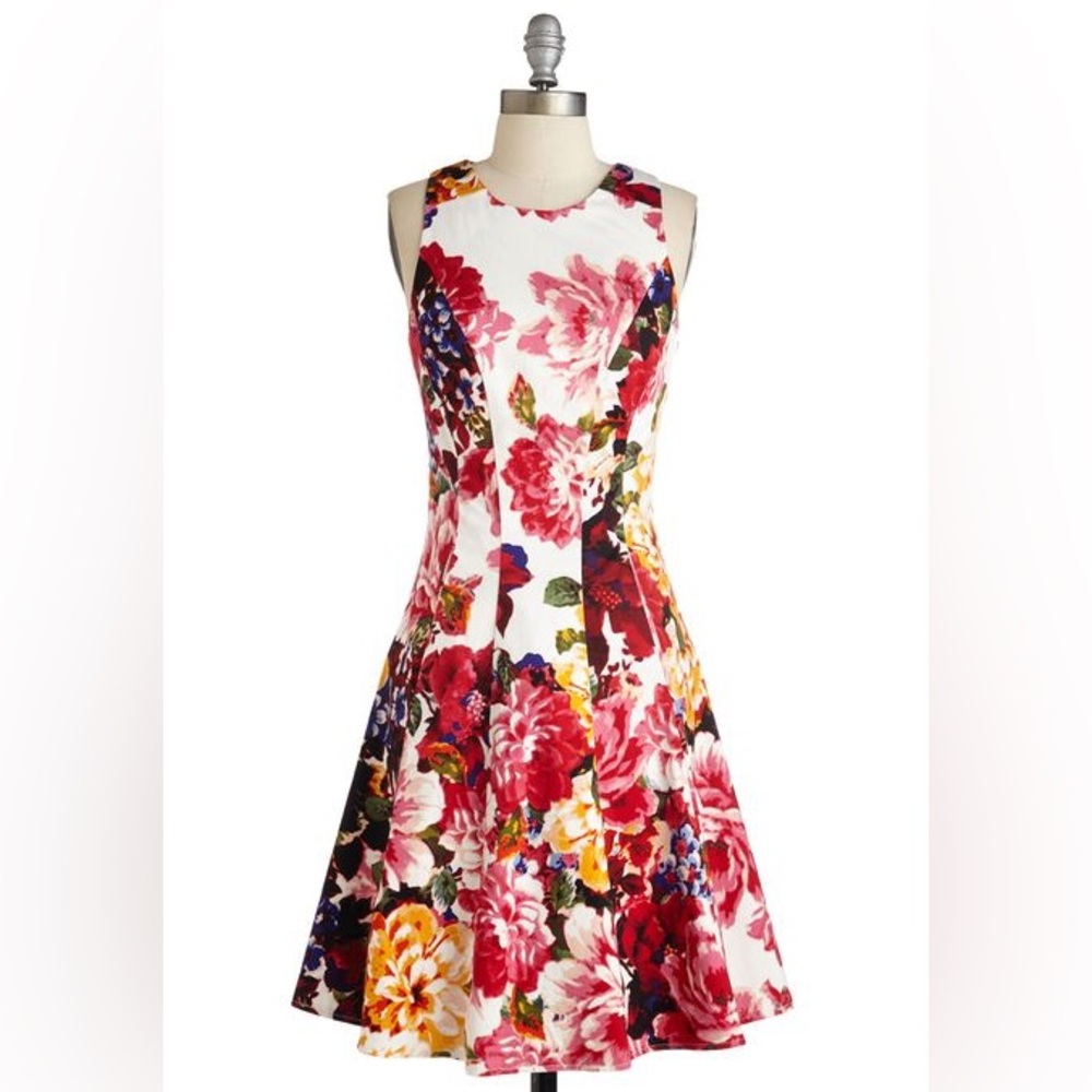 New Maggy London Vibrant Floral Mini Dress